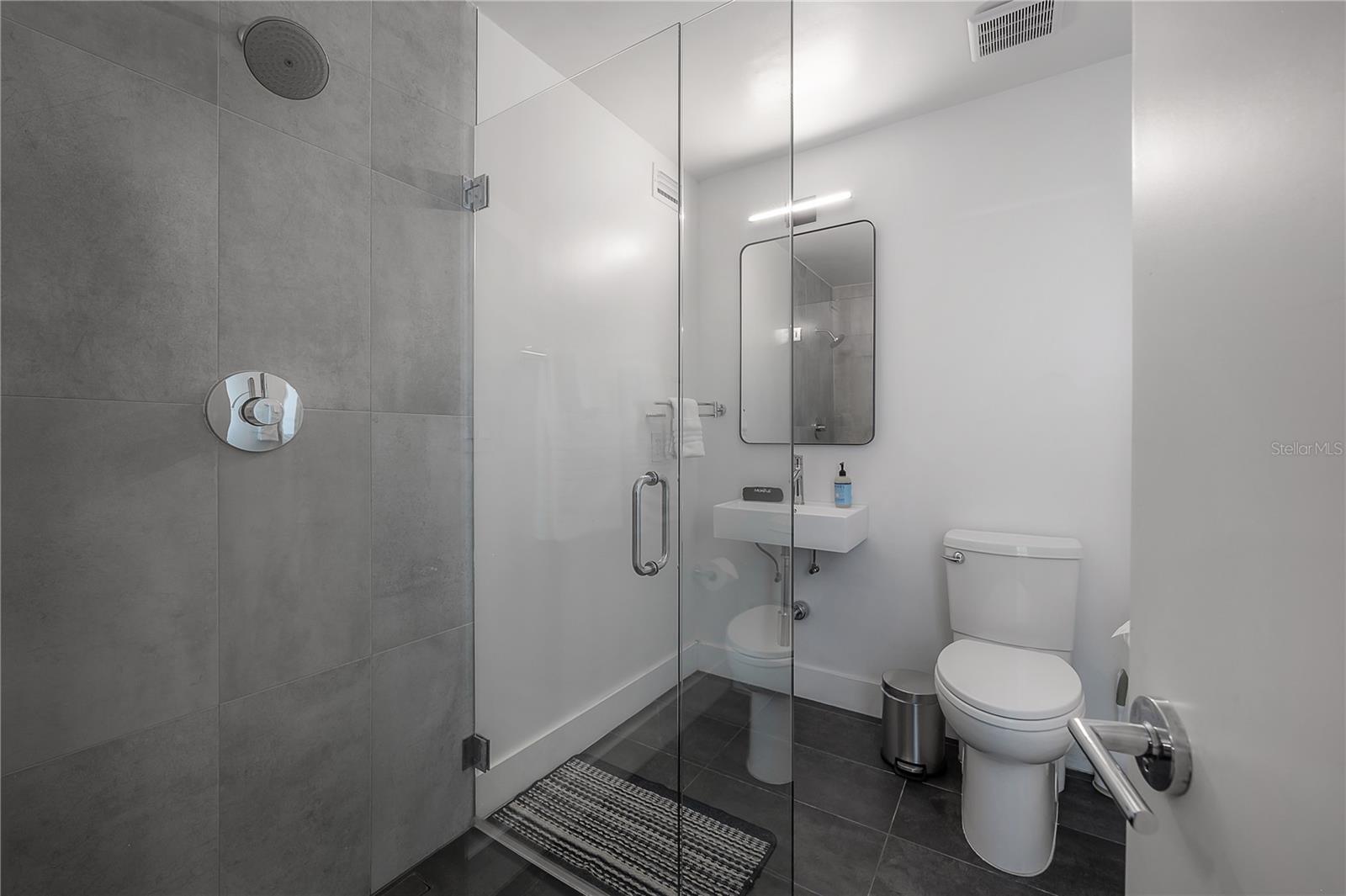 8757 BAY POINTE DR, TAMPA, FL, 33615