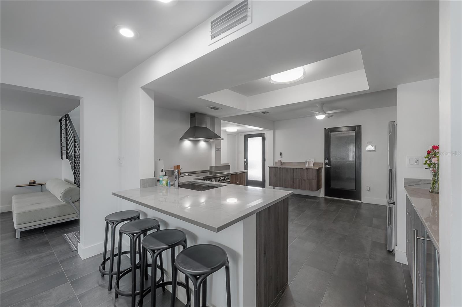 8757 BAY POINTE DR, TAMPA, FL, 33615