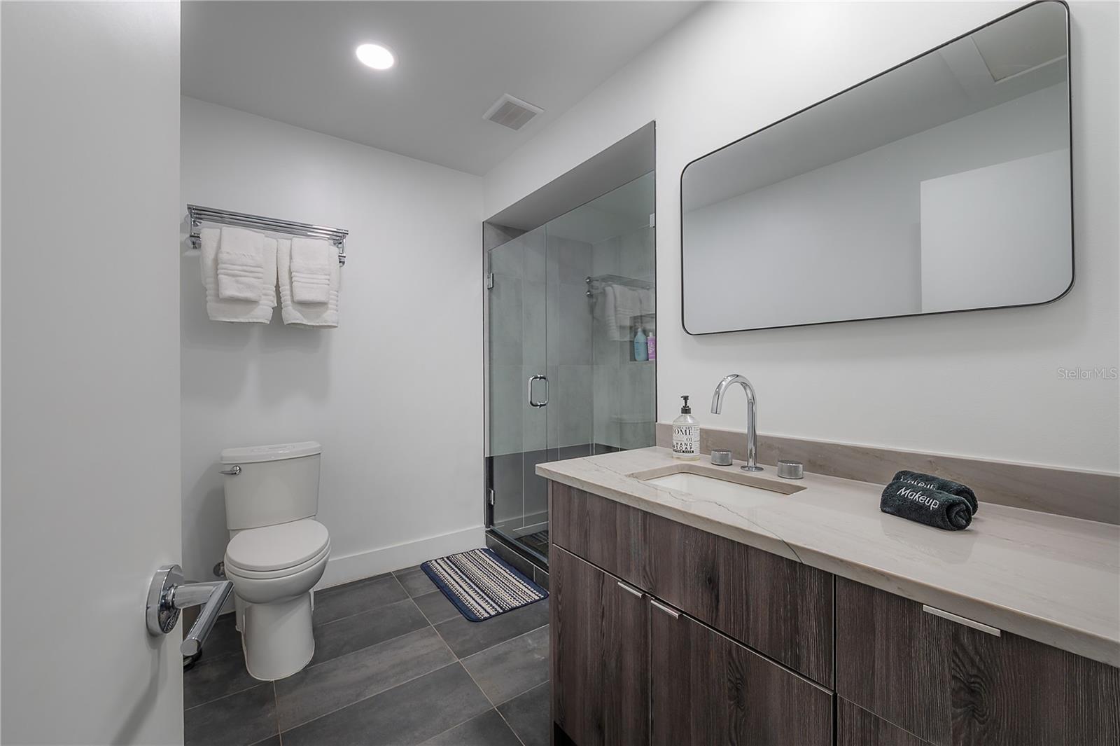 8757 BAY POINTE DR, TAMPA, FL, 33615