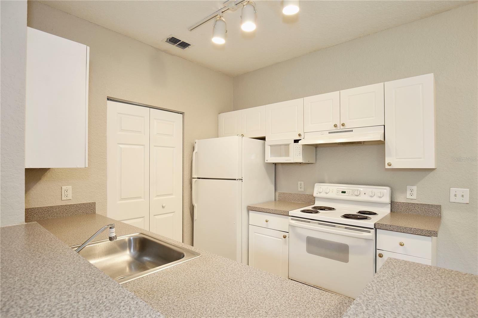 822 GRAND REGENCY PT #103, ALTAMONTE SPRINGS, FL, 32714