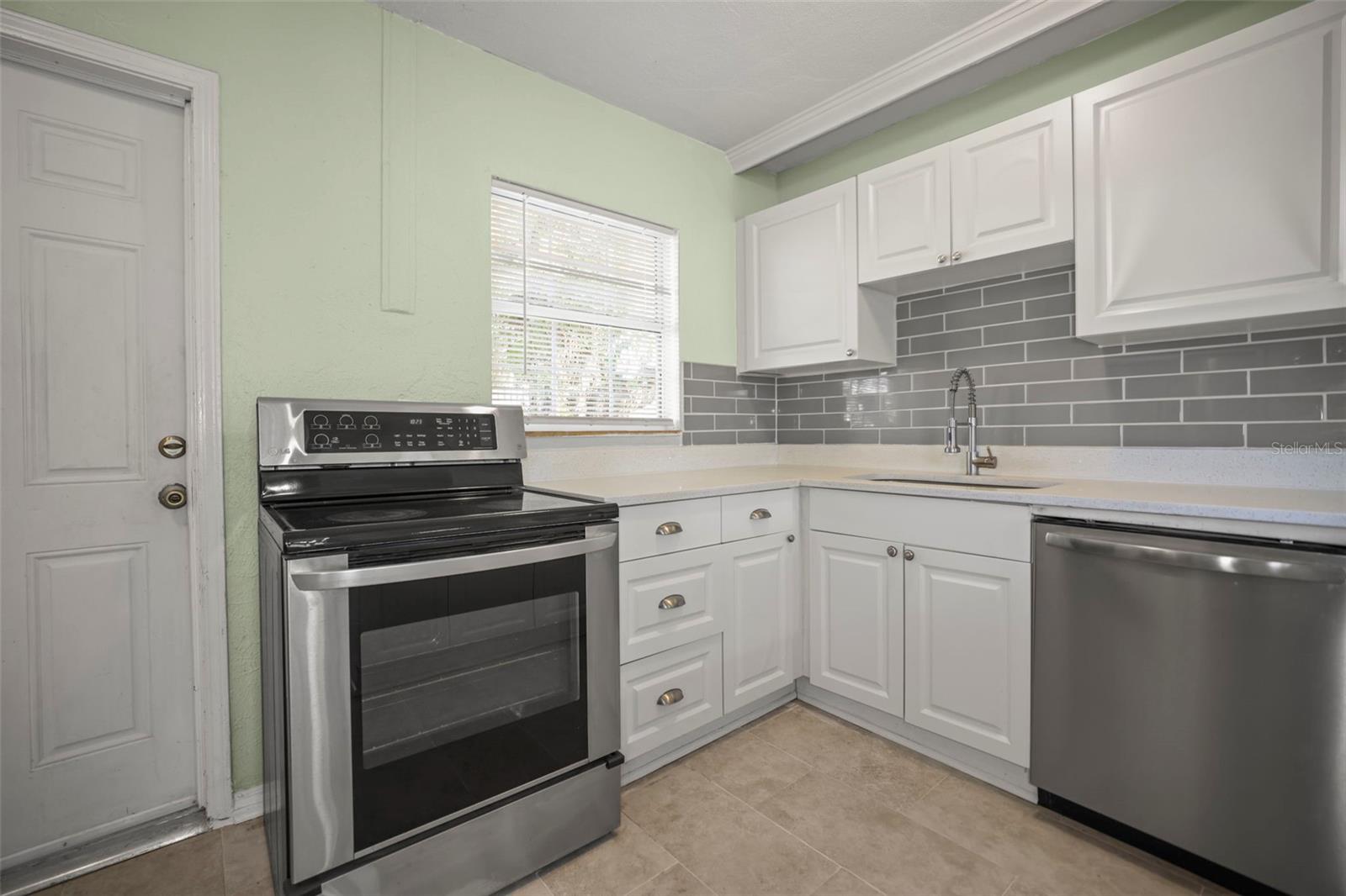 1511 35TH AVE N, ST PETERSBURG, FL, 33704