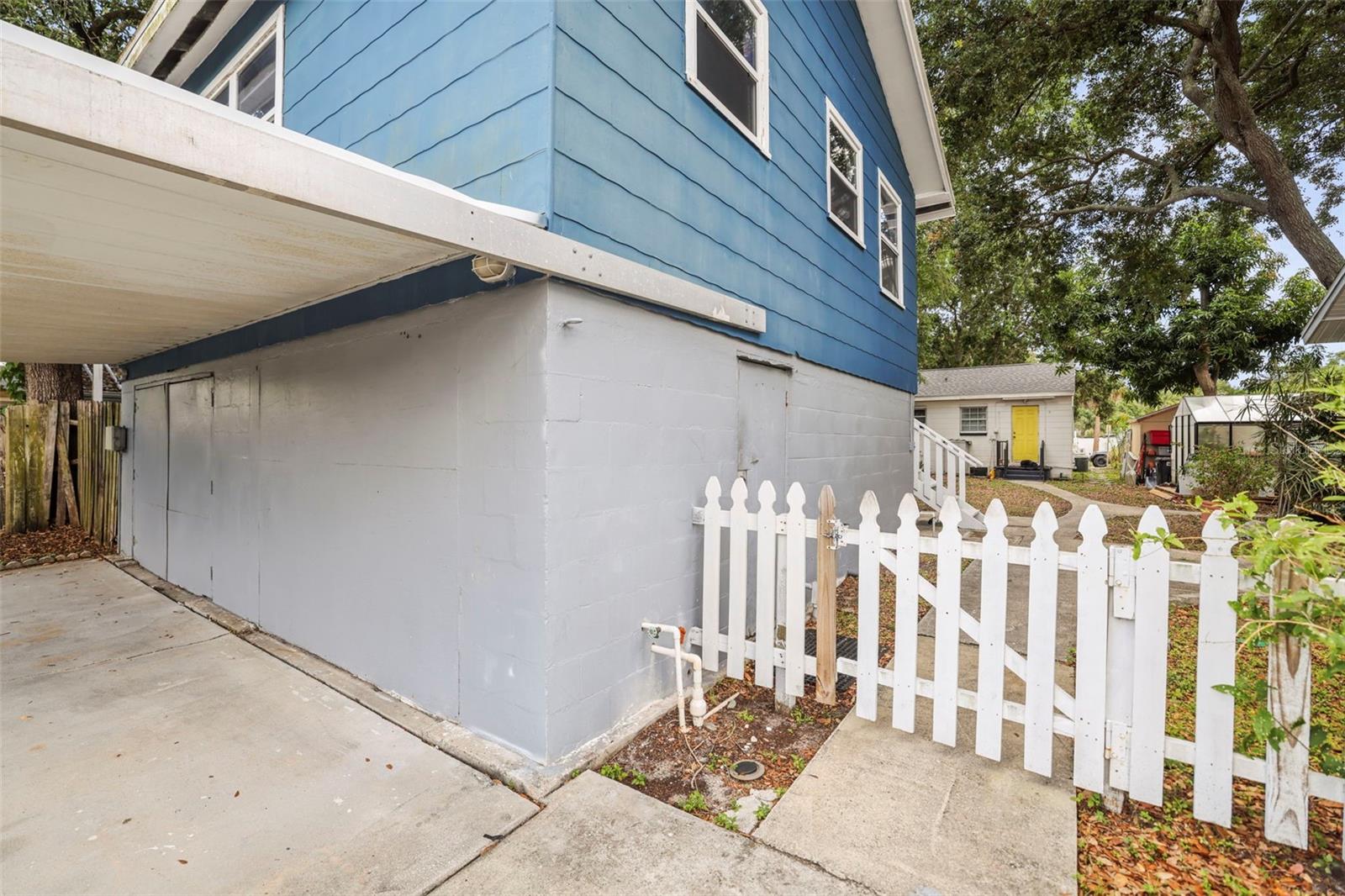 1511 35TH AVE N, ST PETERSBURG, FL, 33704