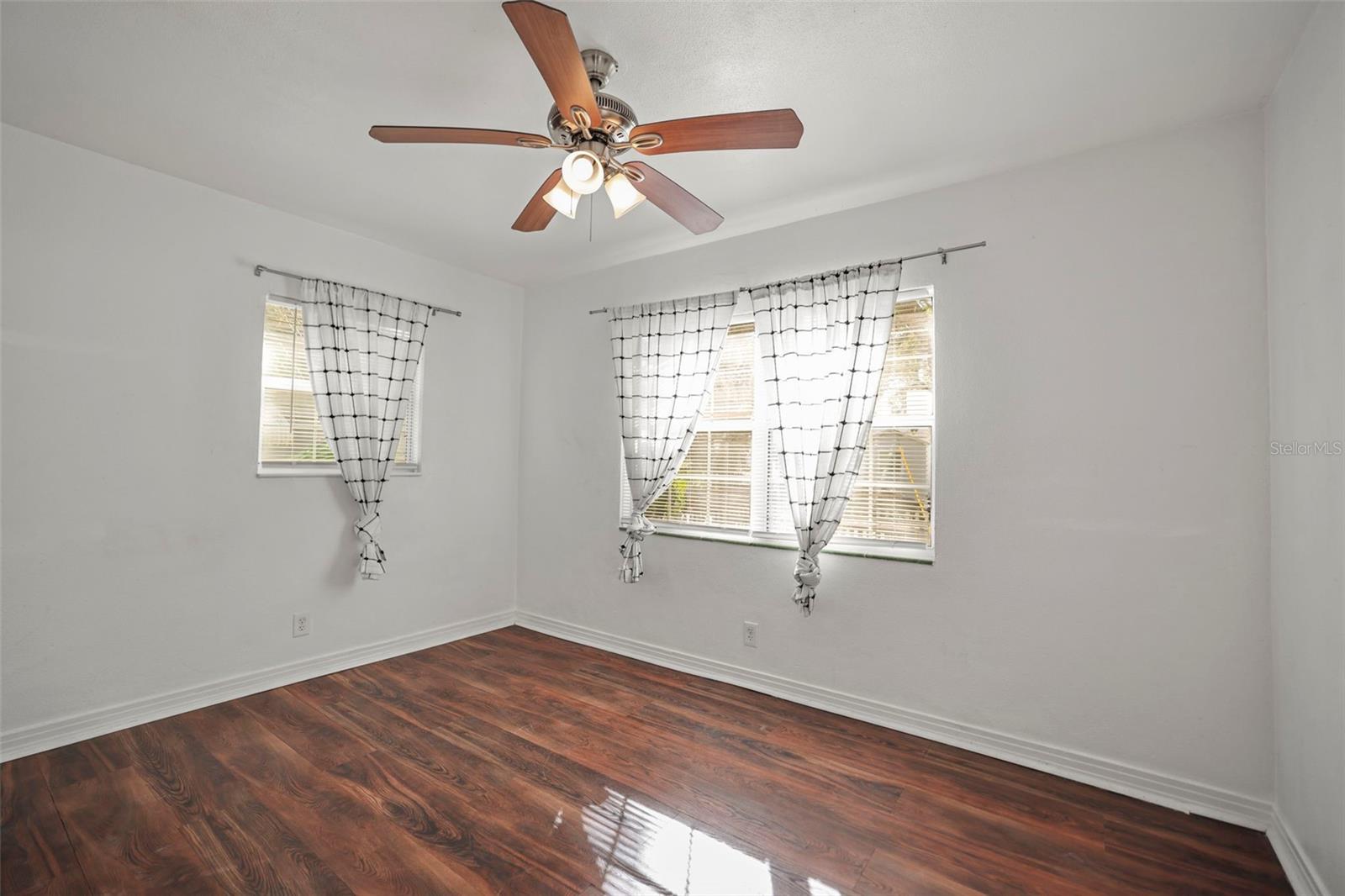 1511 35TH AVE N, ST PETERSBURG, FL, 33704