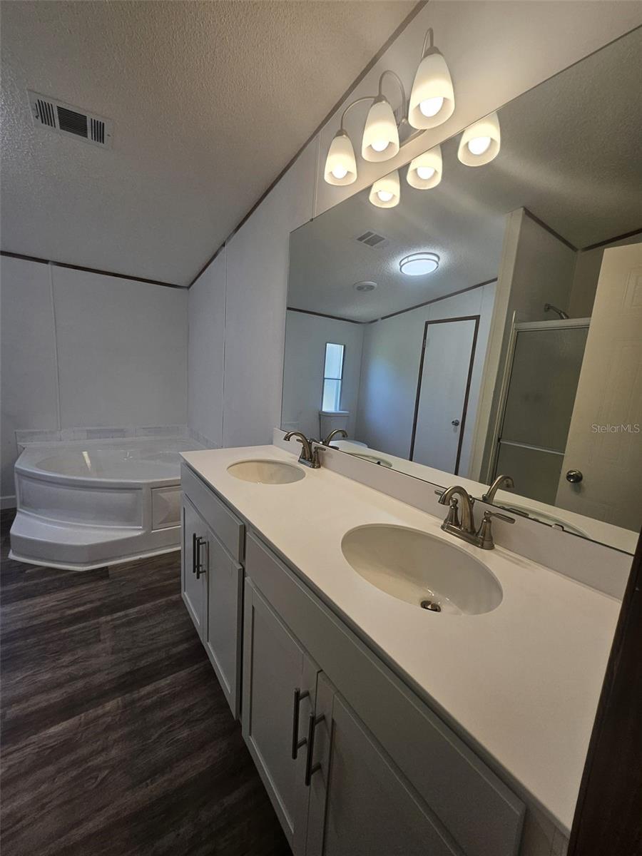 8870 COUNTY ROAD 100B, THE VILLAGES, FL, 32162