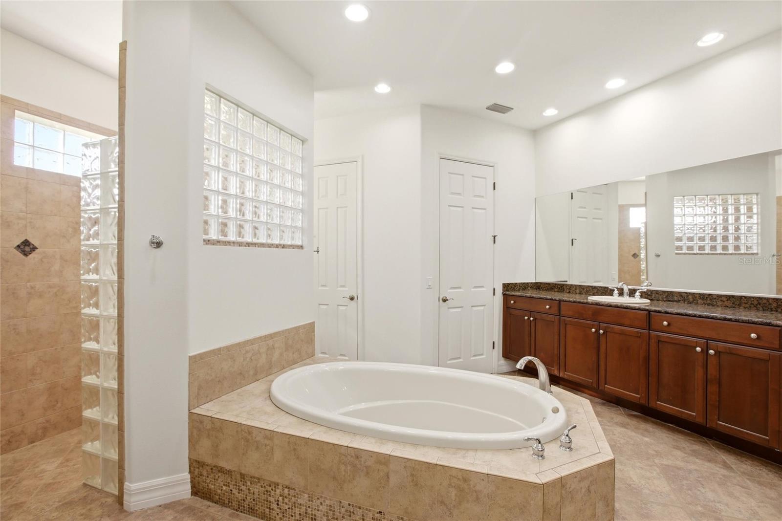 8417 LONE EAGLE WAY, SARASOTA, FL, 34241