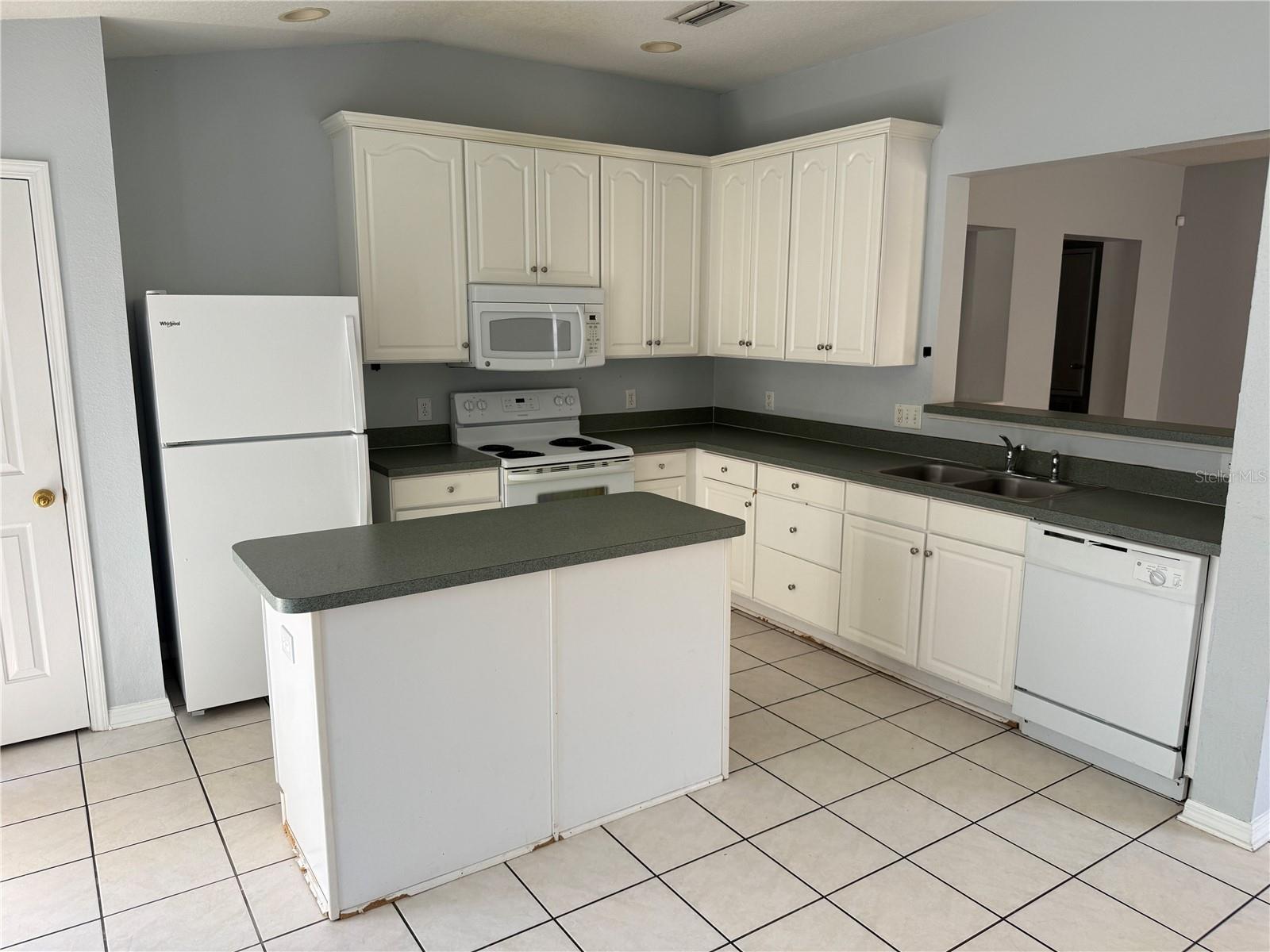 10925 SUBTLE TRAIL DR, RIVERVIEW, FL, 33579