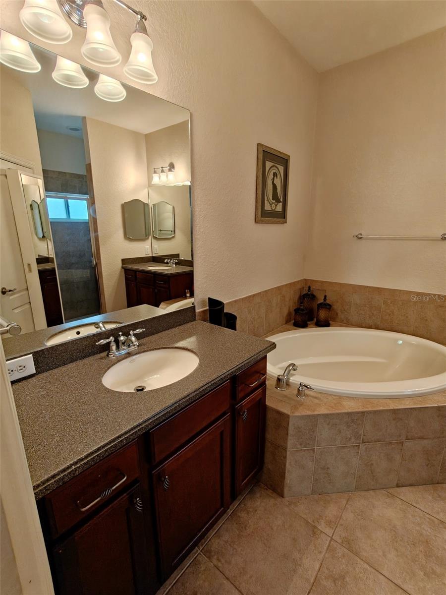 2344 CARAWAY DR, VENICE, FL, 34292
