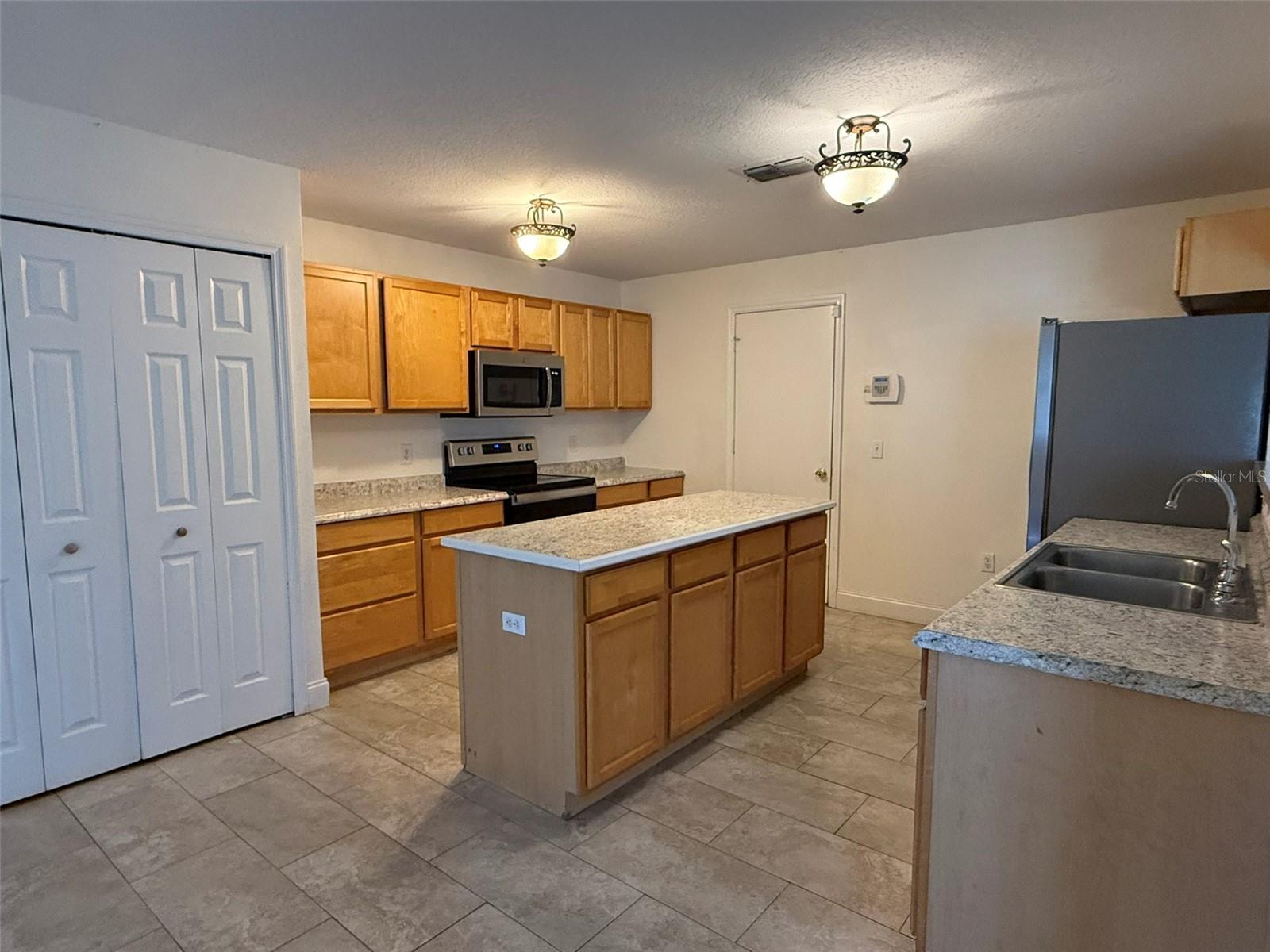 13625 SILVER CHARM CT, RIVERVIEW, FL, 33579
