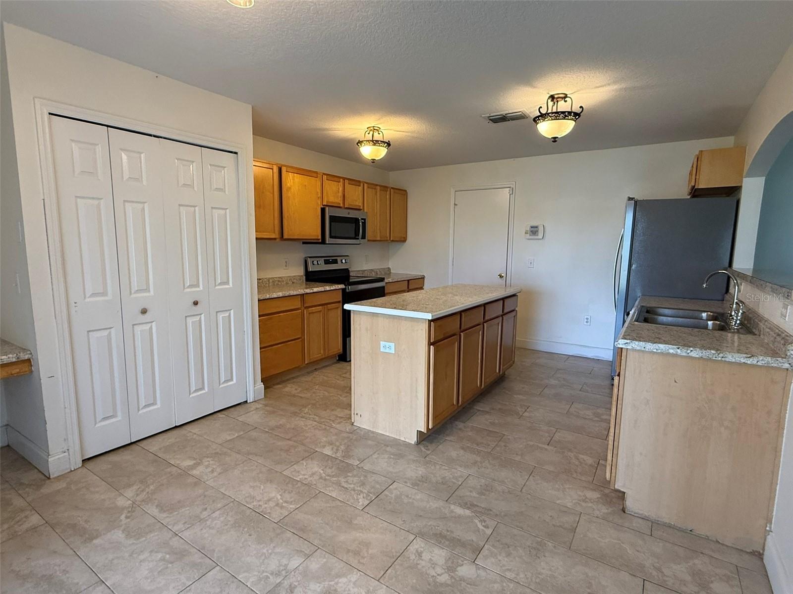 13625 SILVER CHARM CT, RIVERVIEW, FL, 33579