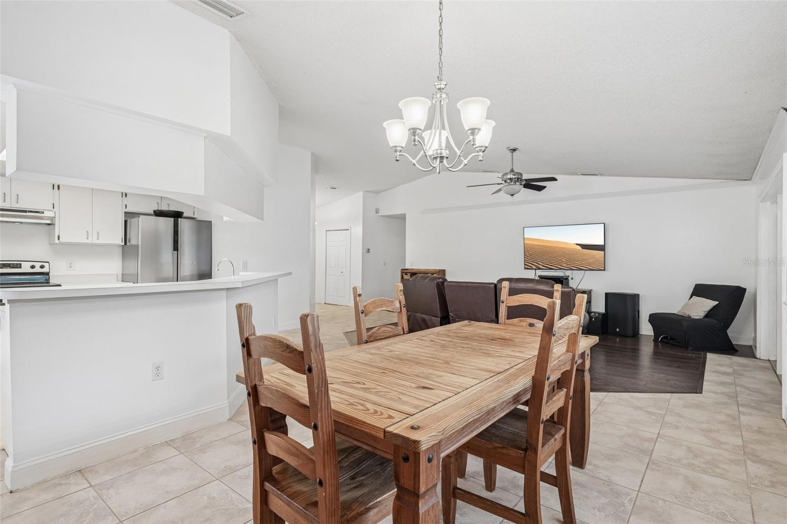 126 S SAINT CLOUD AVE, VALRICO, FL, 33594