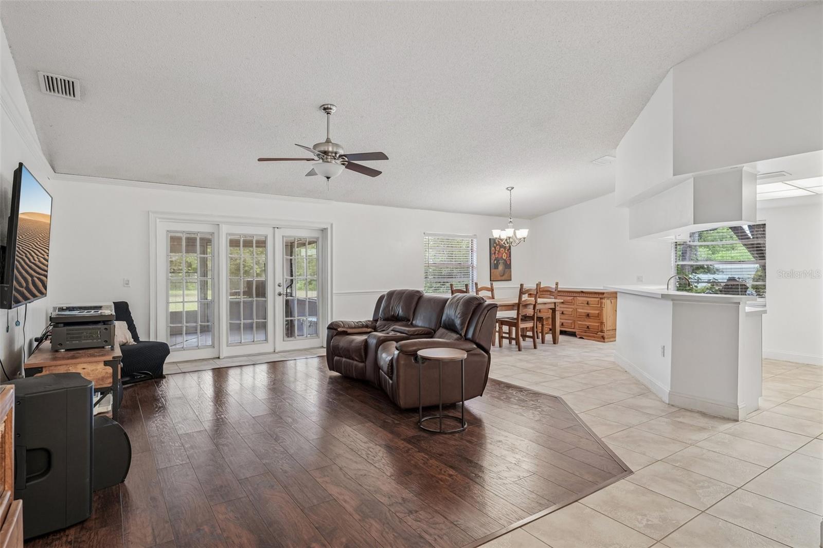 126 S SAINT CLOUD AVE, VALRICO, FL, 33594