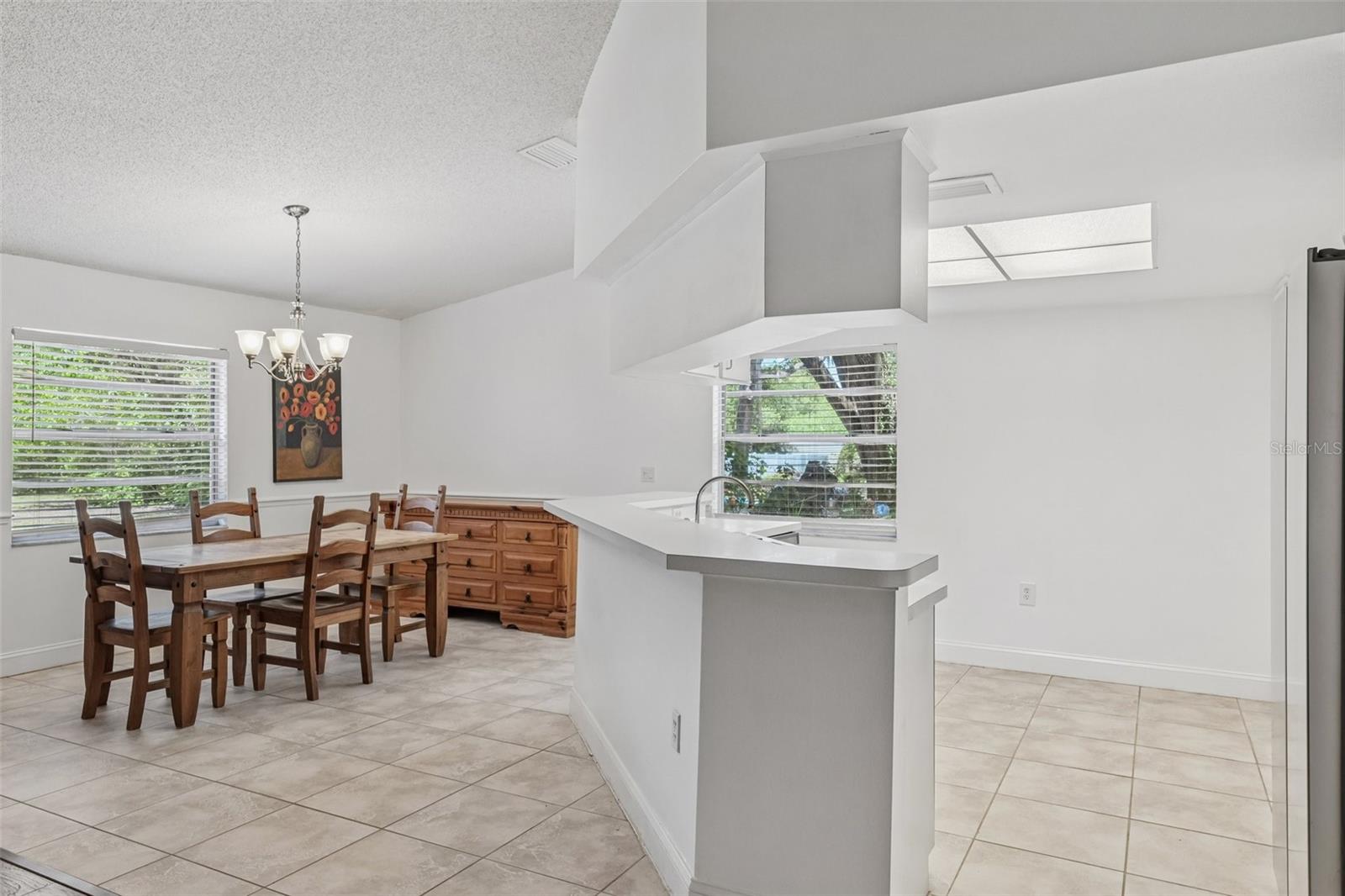 126 S SAINT CLOUD AVE, VALRICO, FL, 33594
