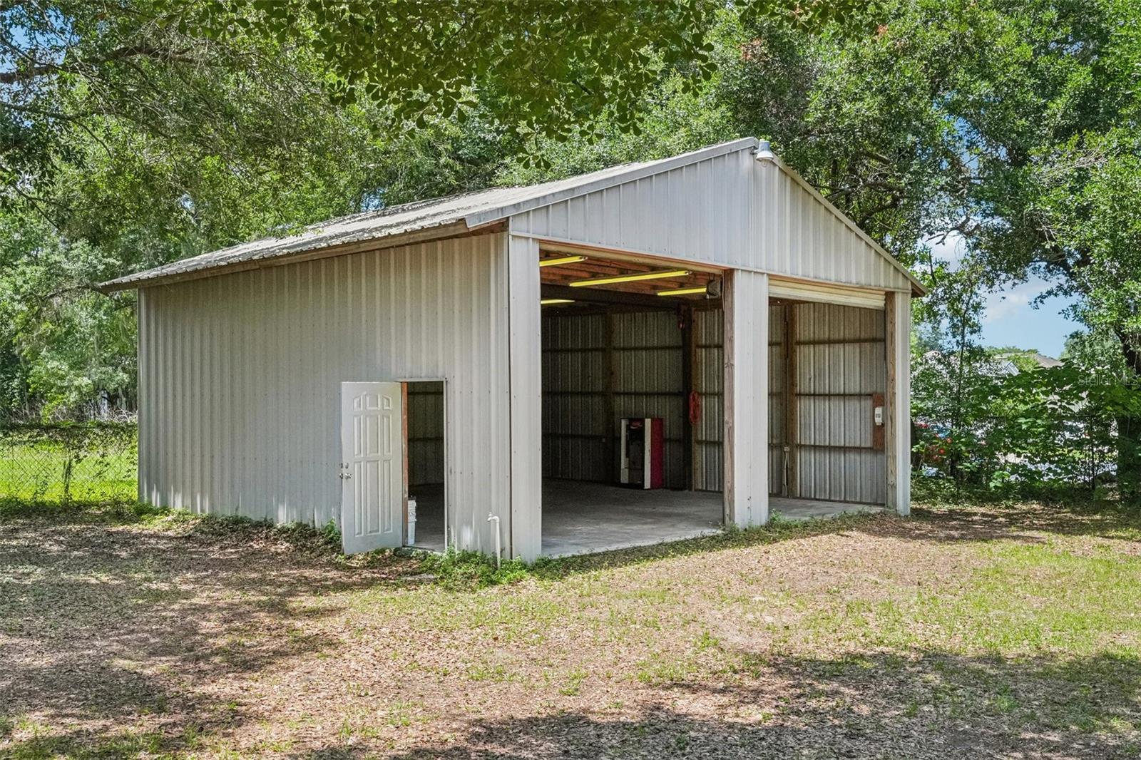 126 S SAINT CLOUD AVE, VALRICO, FL, 33594
