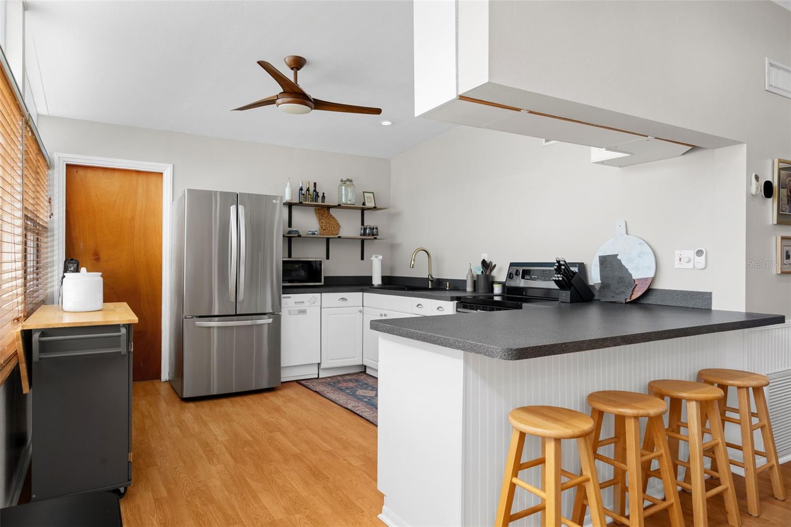 6800 ONYX DR N, ST PETERSBURG, FL, 33702