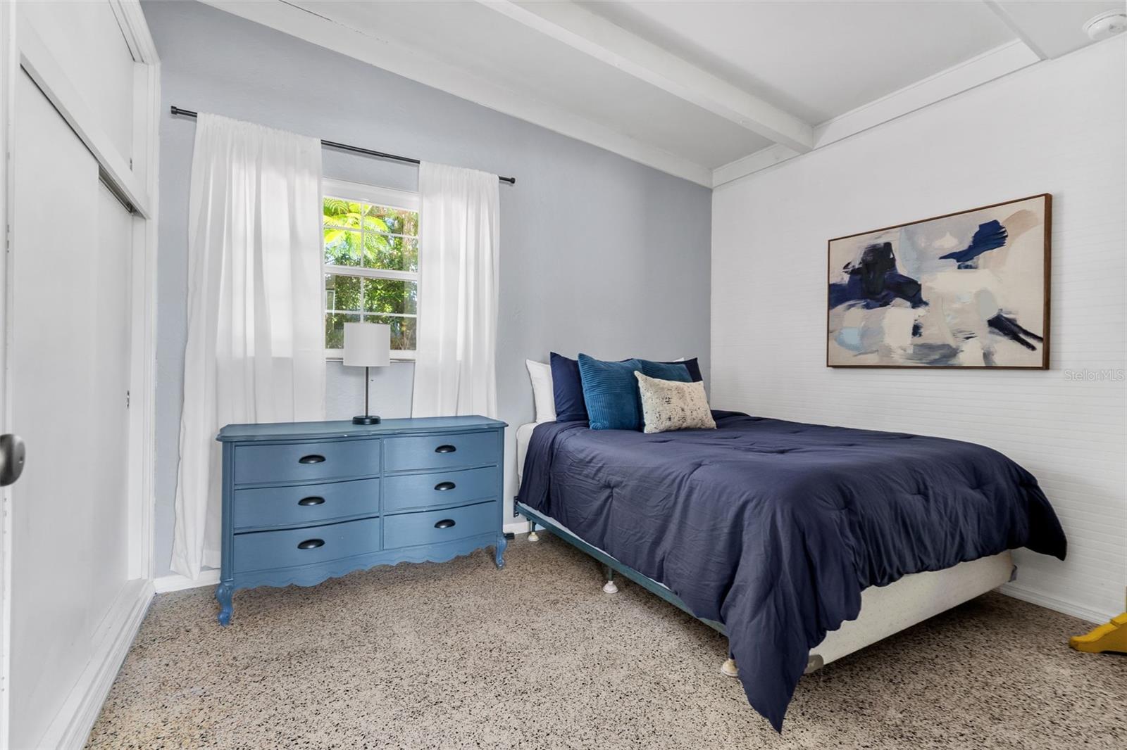 6800 ONYX DR N, ST PETERSBURG, FL, 33702