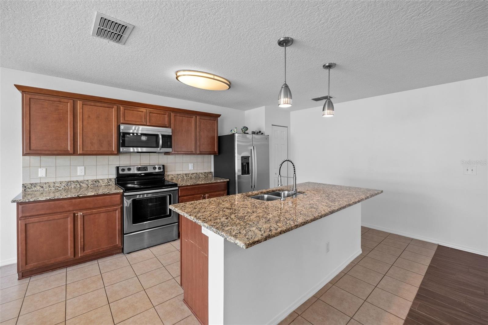 2330 PLANTATION OAK DR, ORLANDO, FL, 32824