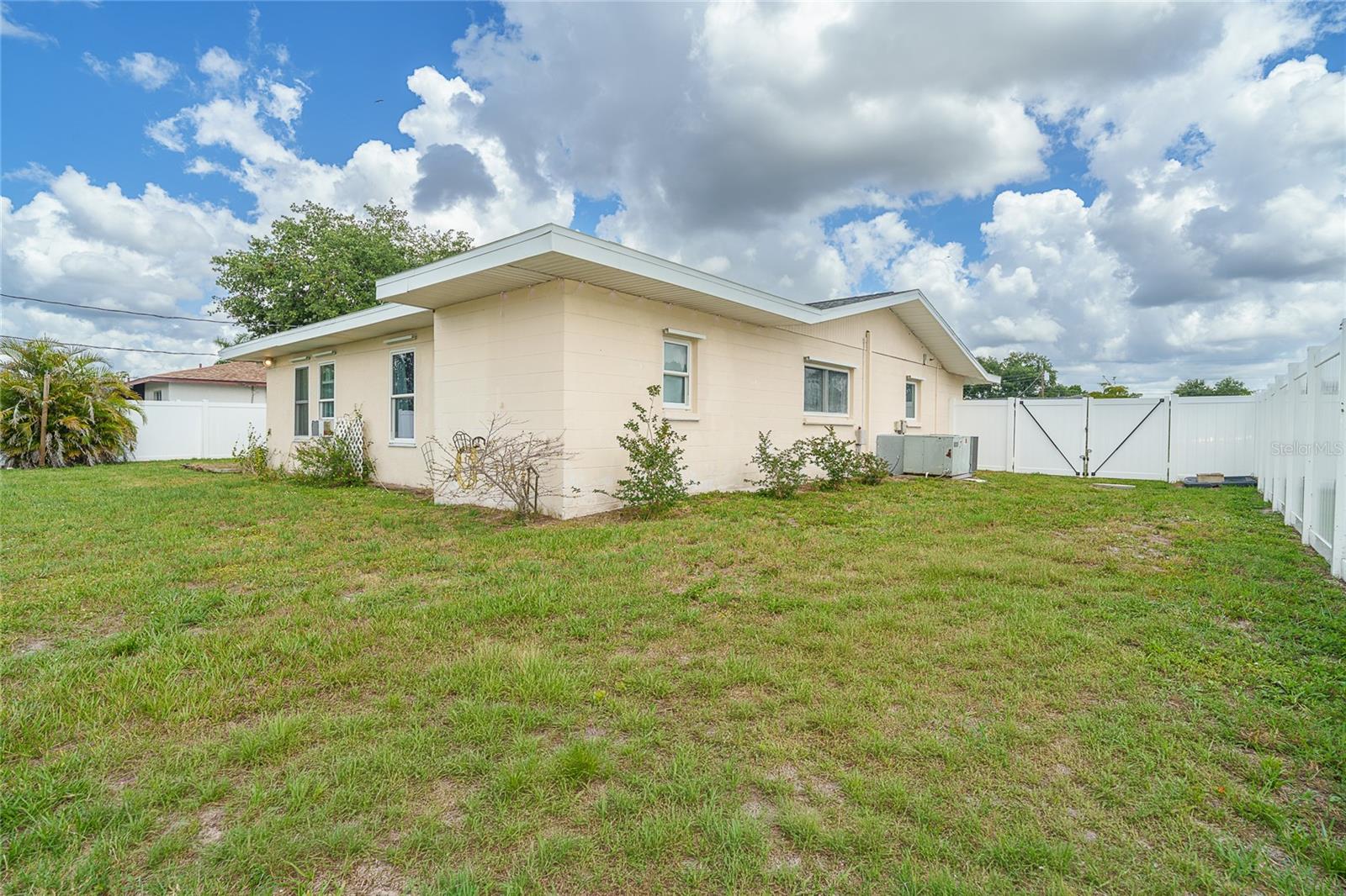 22129 ROCHESTER AVE, PORT CHARLOTTE, FL, 33952