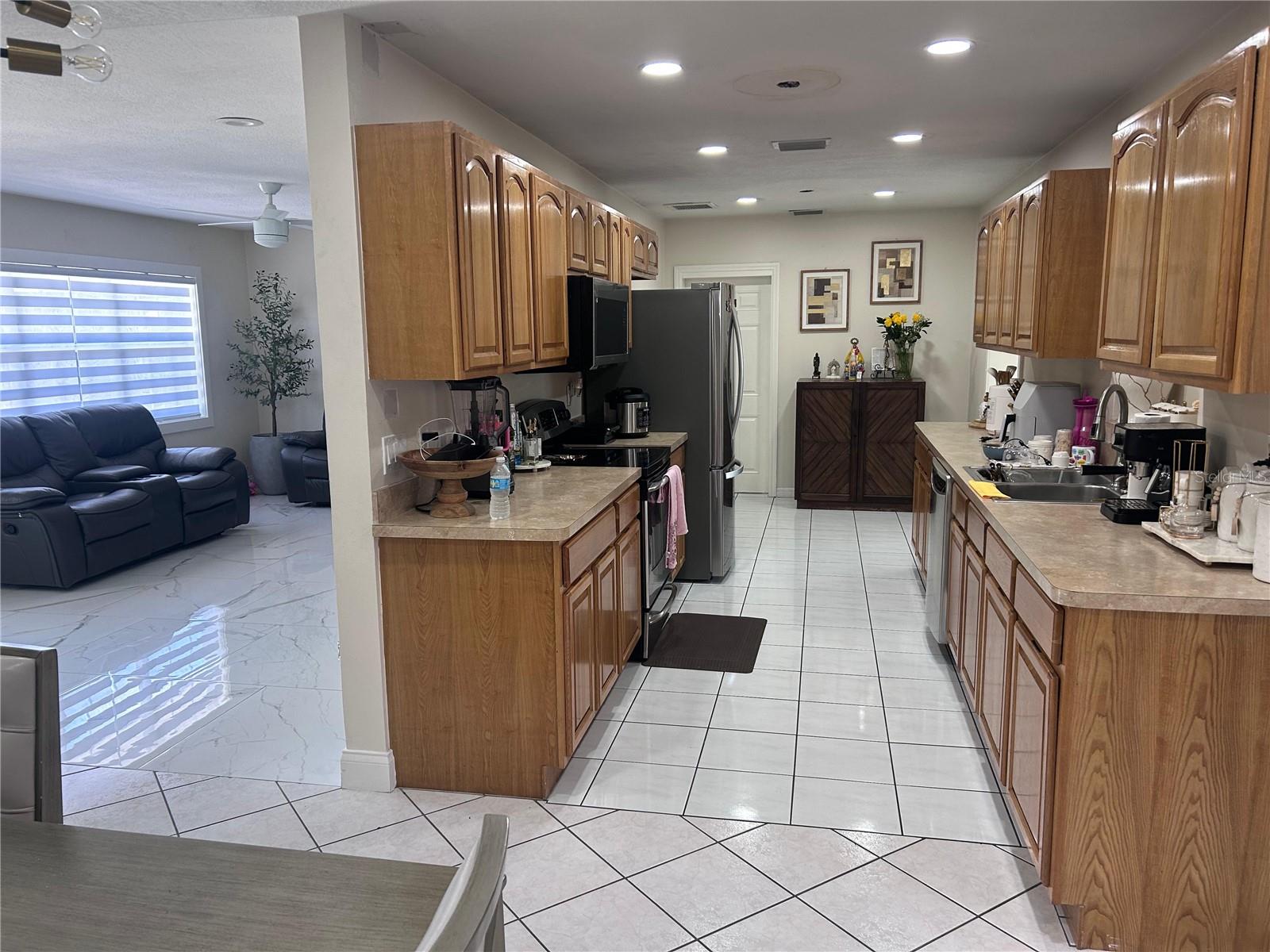 3004 W ROBSON ST, TAMPA, FL, 33614