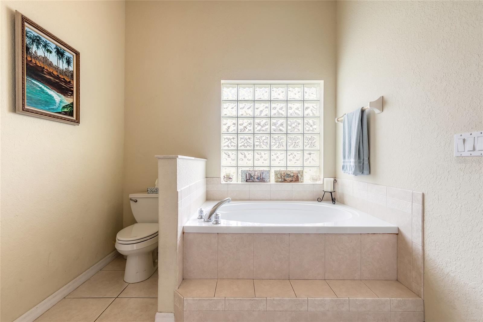 8 LAMOYNE LN, PALM COAST, FL, 32137