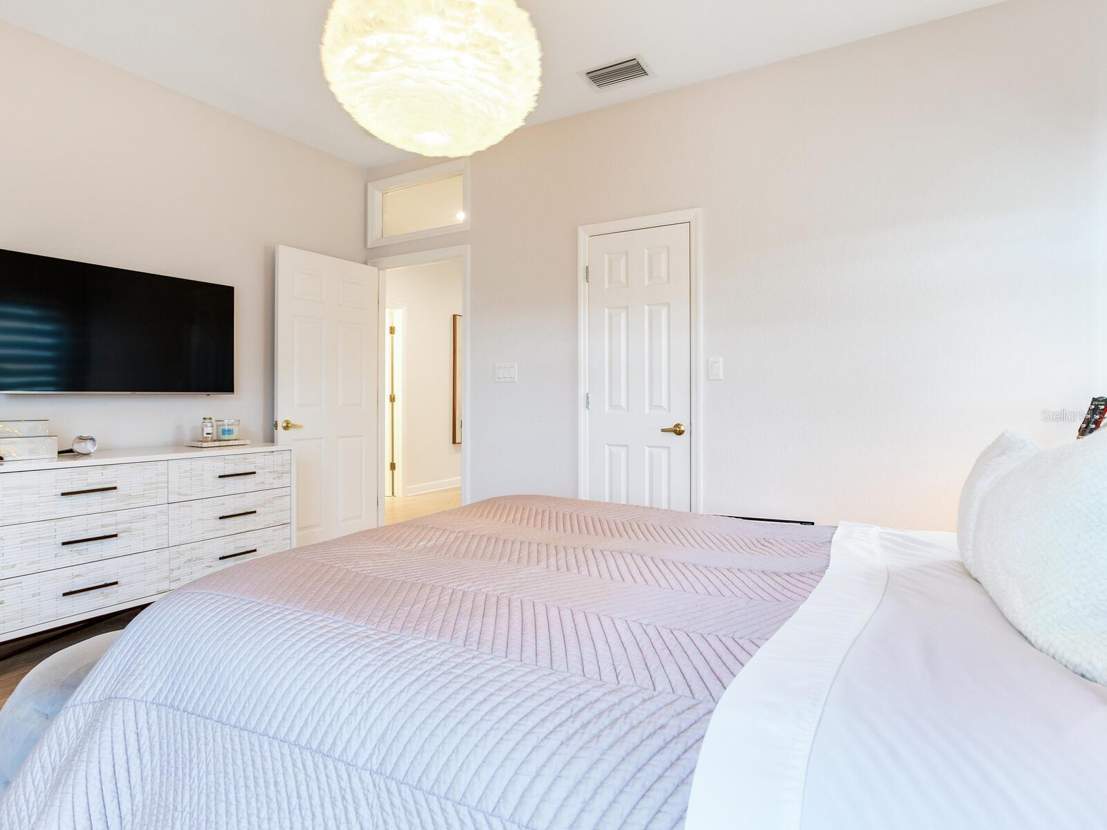 6302 VISTA VERDE DR E, ST PETERSBURG, FL, 33707