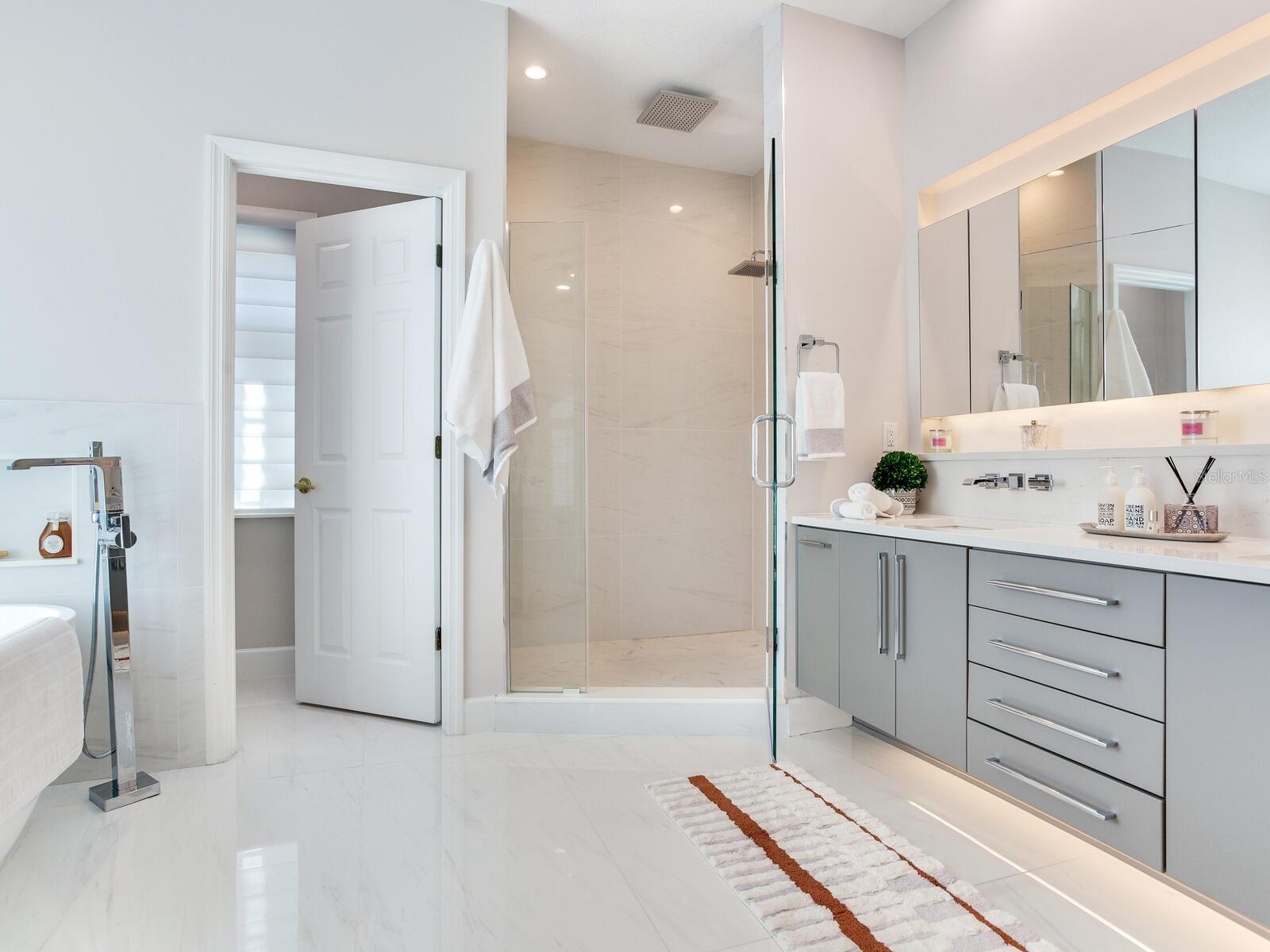 6302 VISTA VERDE DR E, ST PETERSBURG, FL, 33707