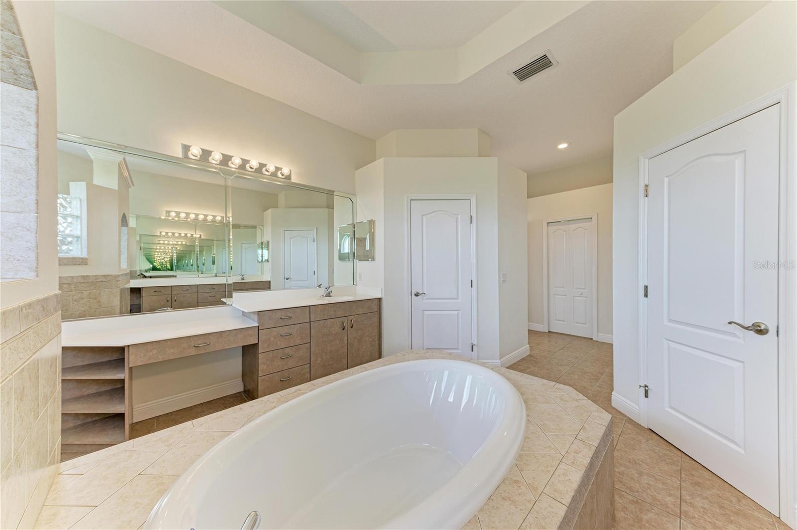 5605 LAKE PADDOCK CIR, PARRISH, FL, 34219