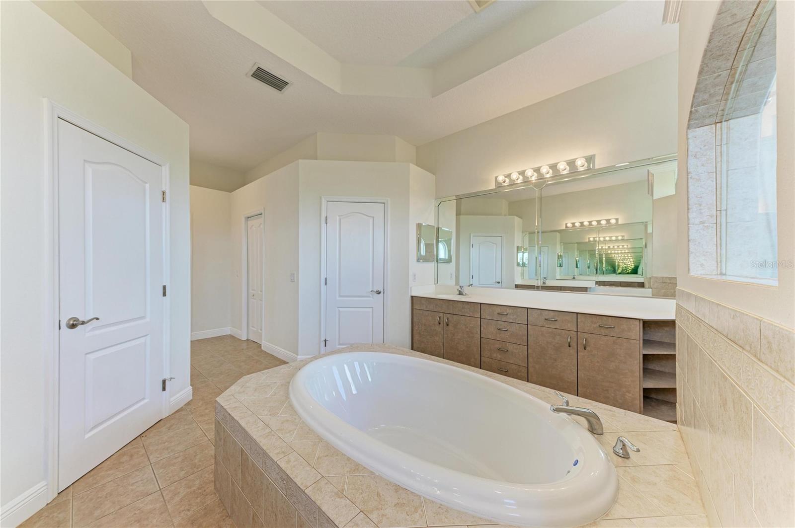 5605 LAKE PADDOCK CIR, PARRISH, FL, 34219