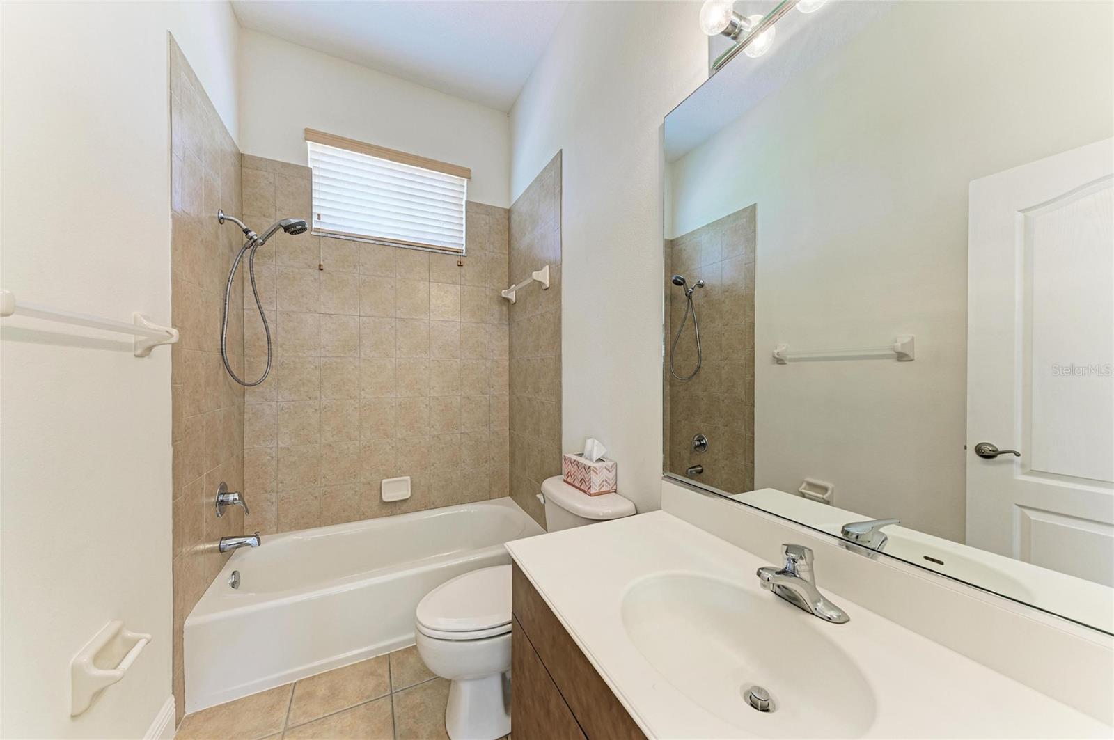 5605 LAKE PADDOCK CIR, PARRISH, FL, 34219