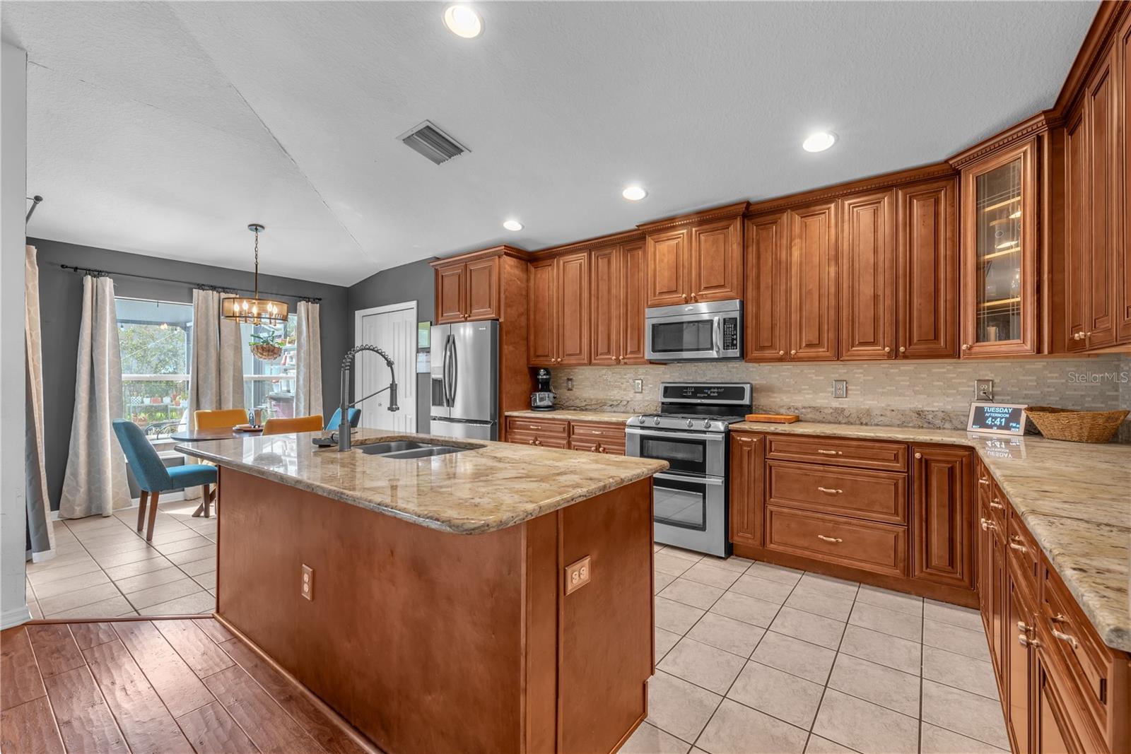 16316 BRIDGEGLADE LN, LITHIA, FL, 33547