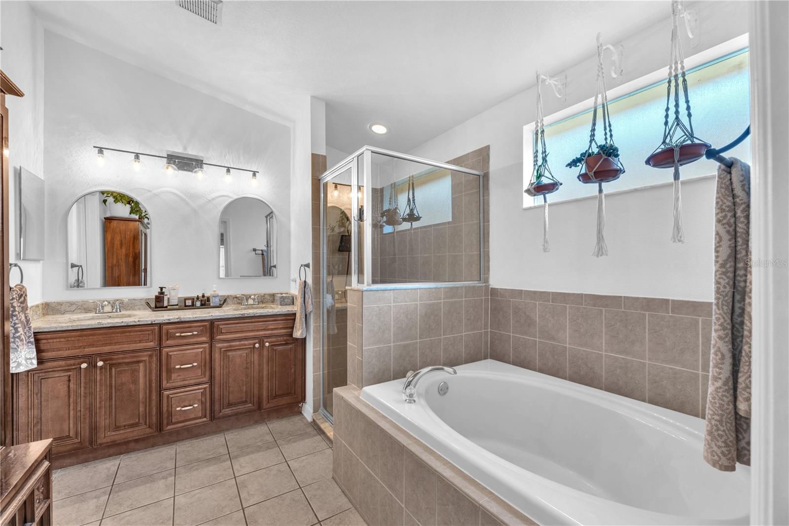 16316 BRIDGEGLADE LN, LITHIA, FL, 33547