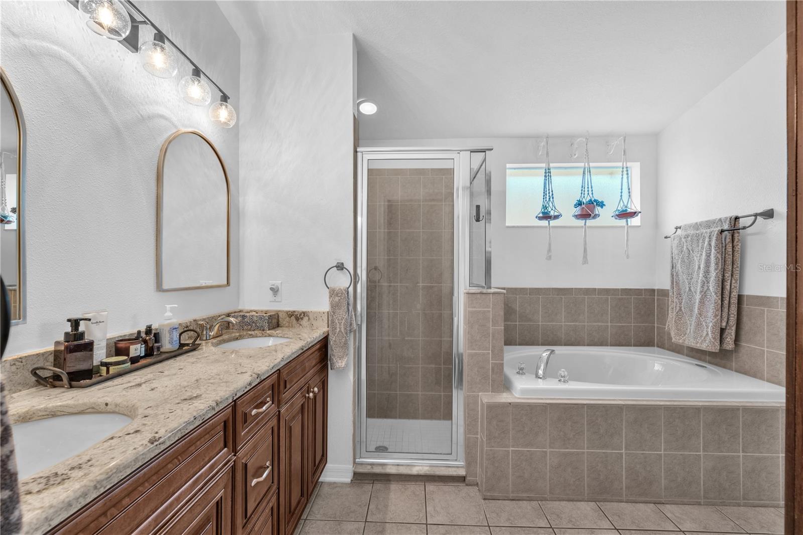 16316 BRIDGEGLADE LN, LITHIA, FL, 33547