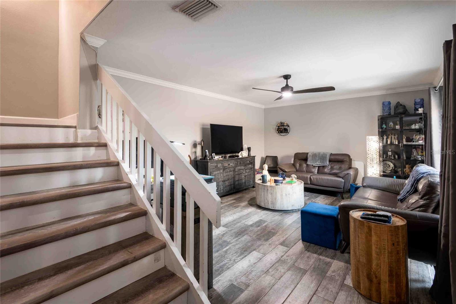 15307 W POND WOODS DR #301, TAMPA, FL, 33618