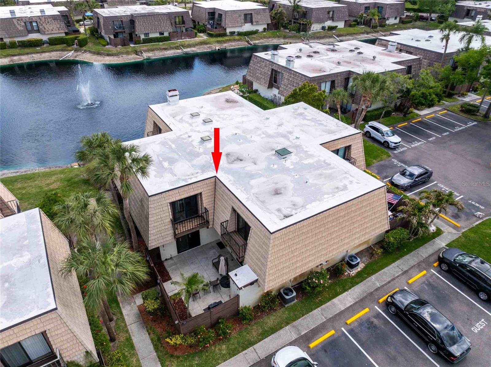 15307 W POND WOODS DR #301, TAMPA, FL, 33618