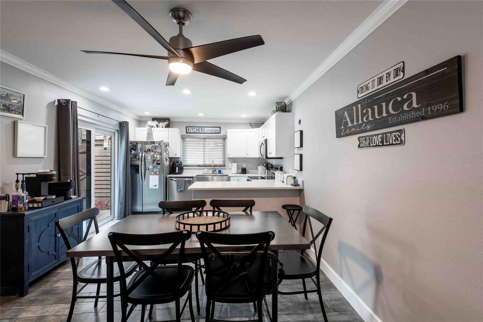 15307 W POND WOODS DR #301, TAMPA, FL, 33618