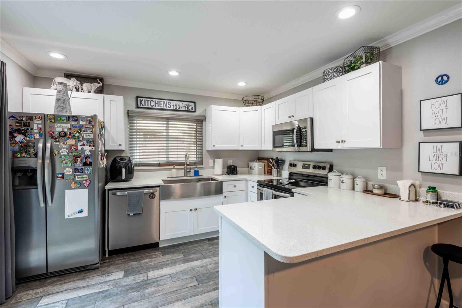 15307 W POND WOODS DR #301, TAMPA, FL, 33618