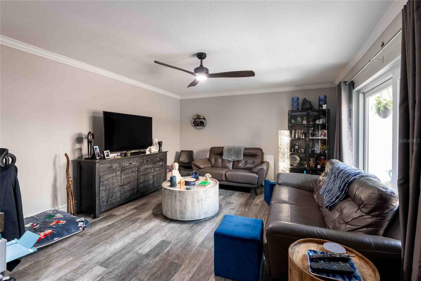 15307 W POND WOODS DR #301, TAMPA, FL, 33618