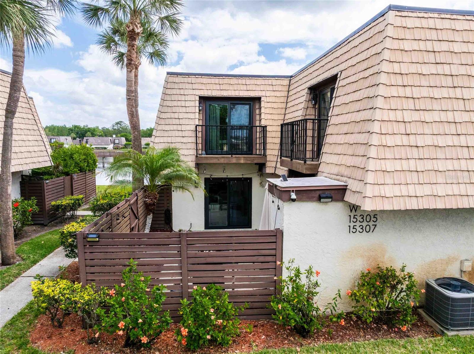 15307 W POND WOODS DR #301, TAMPA, FL, 33618