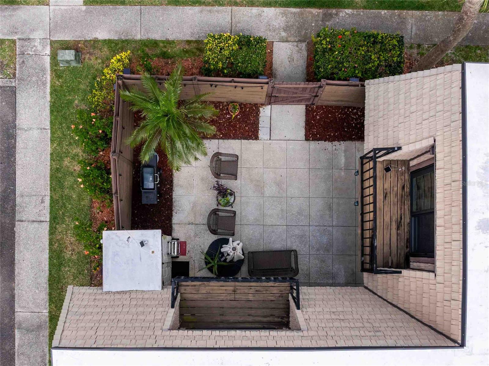 15307 W POND WOODS DR #301, TAMPA, FL, 33618
