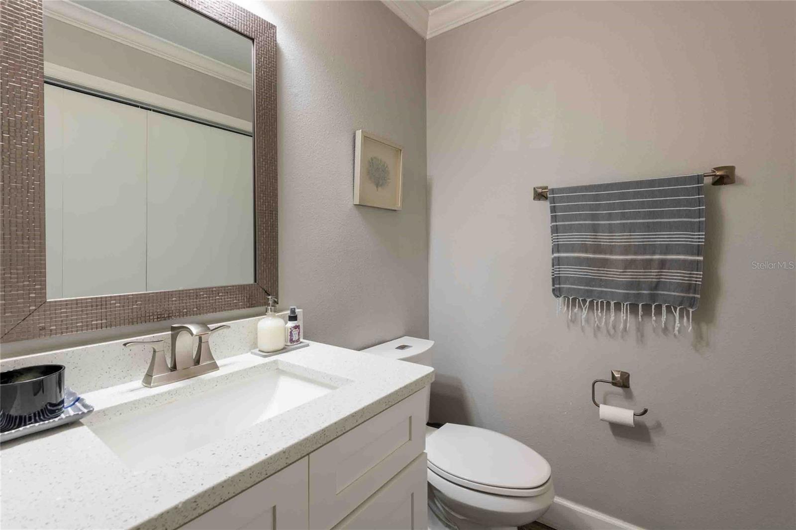 15307 W POND WOODS DR #301, TAMPA, FL, 33618
