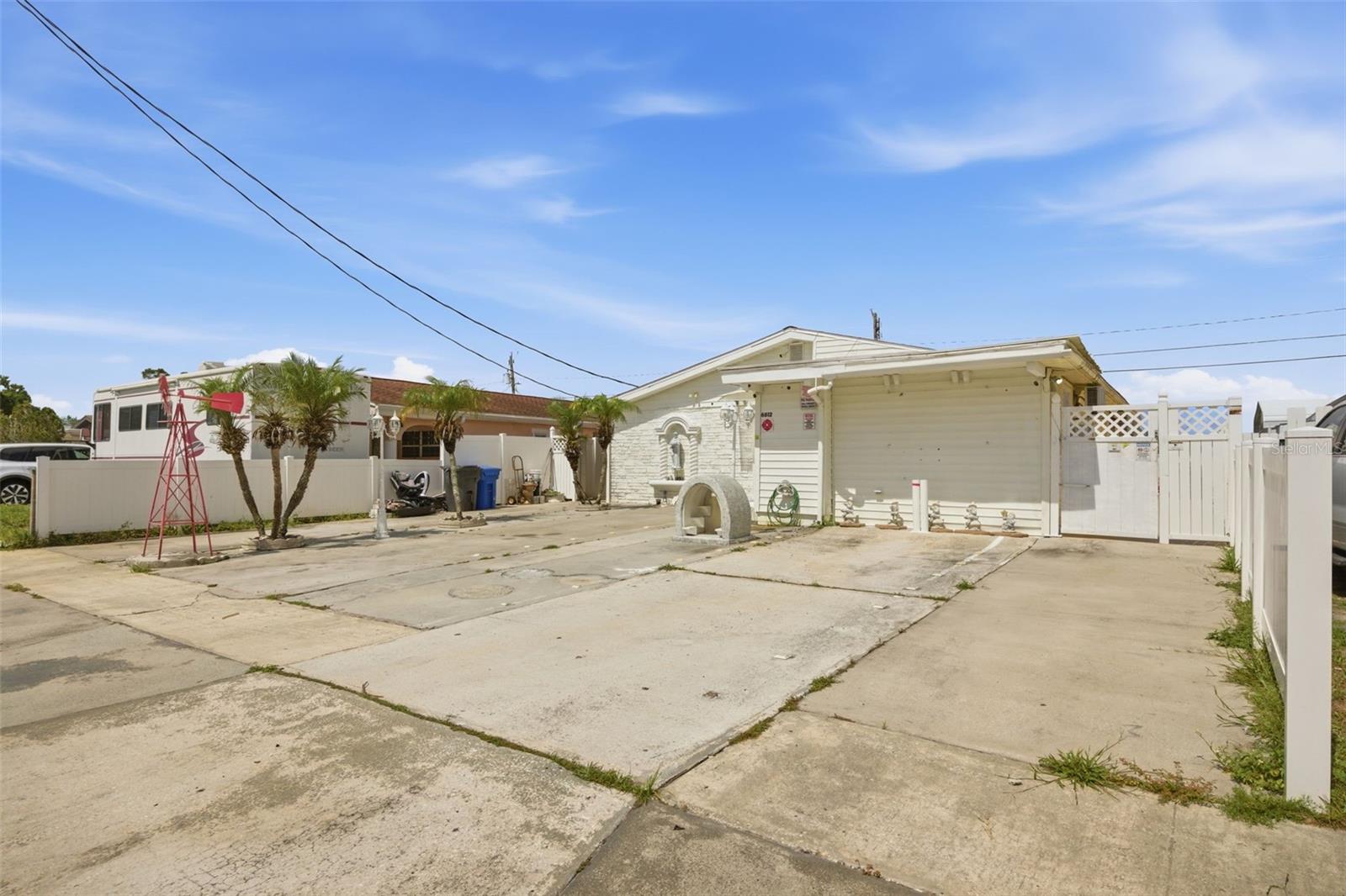 6812 N THATCHER AVE, TAMPA, FL, 33614