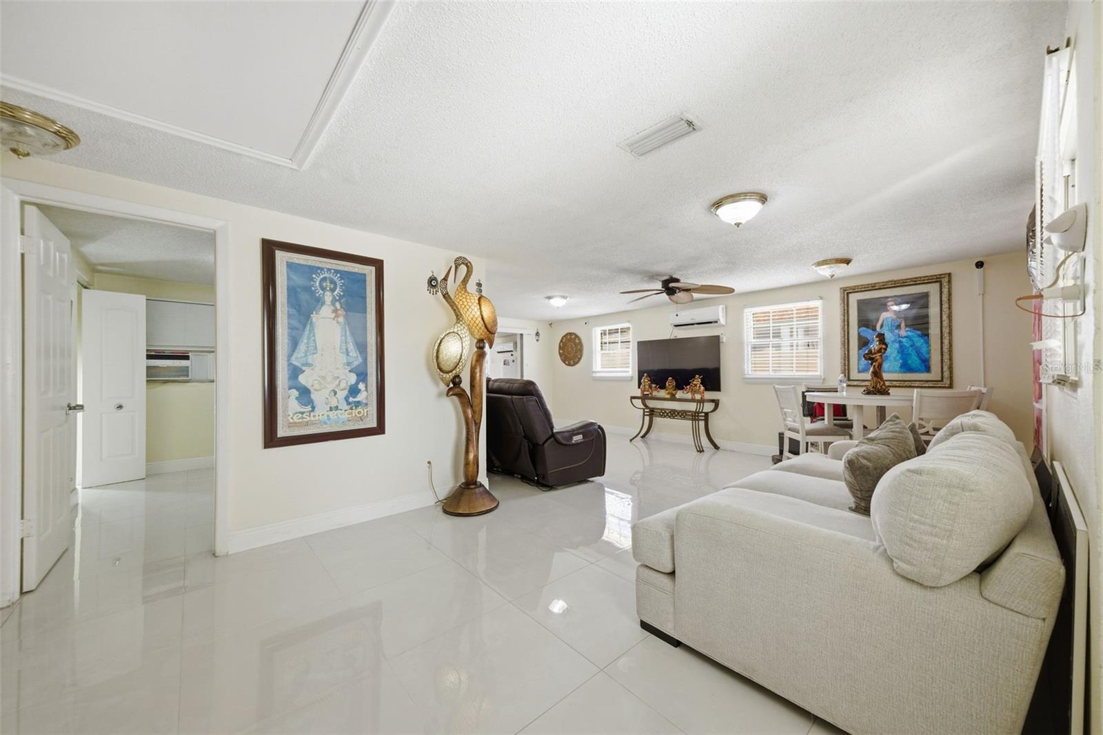 6812 N THATCHER AVE, TAMPA, FL, 33614