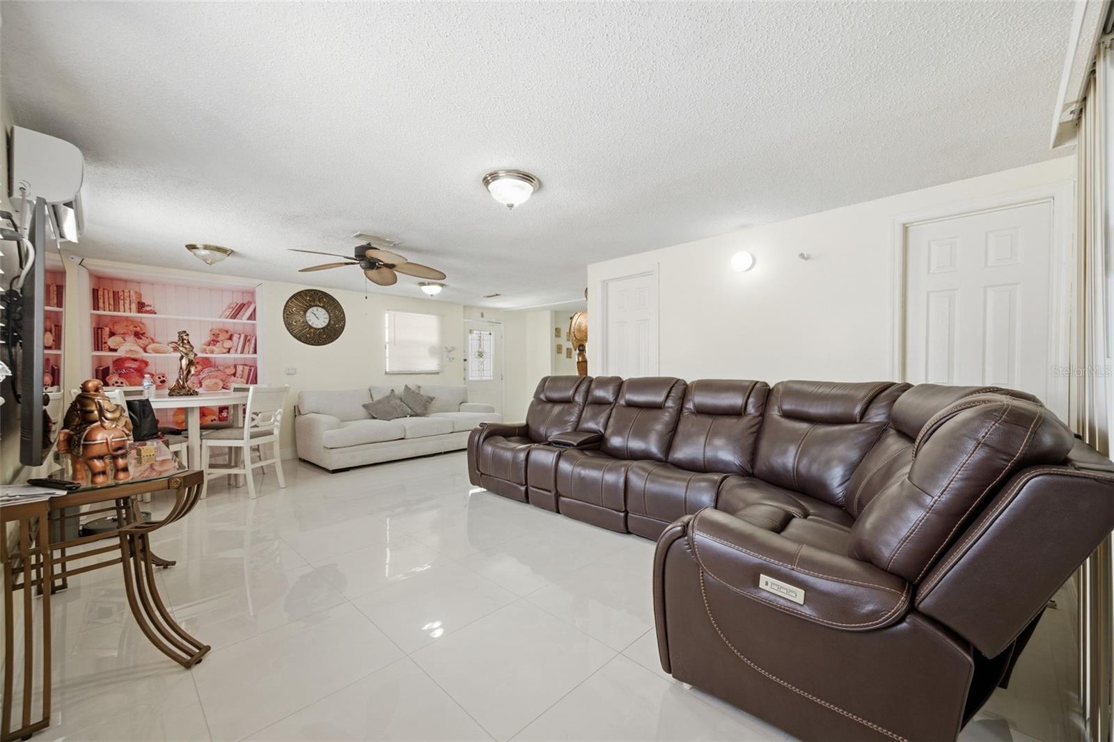 6812 N THATCHER AVE, TAMPA, FL, 33614