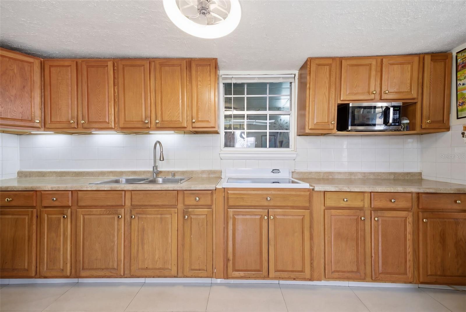 6812 N THATCHER AVE, TAMPA, FL, 33614