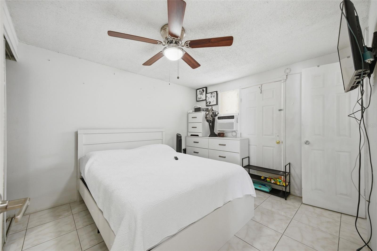 6812 N THATCHER AVE, TAMPA, FL, 33614