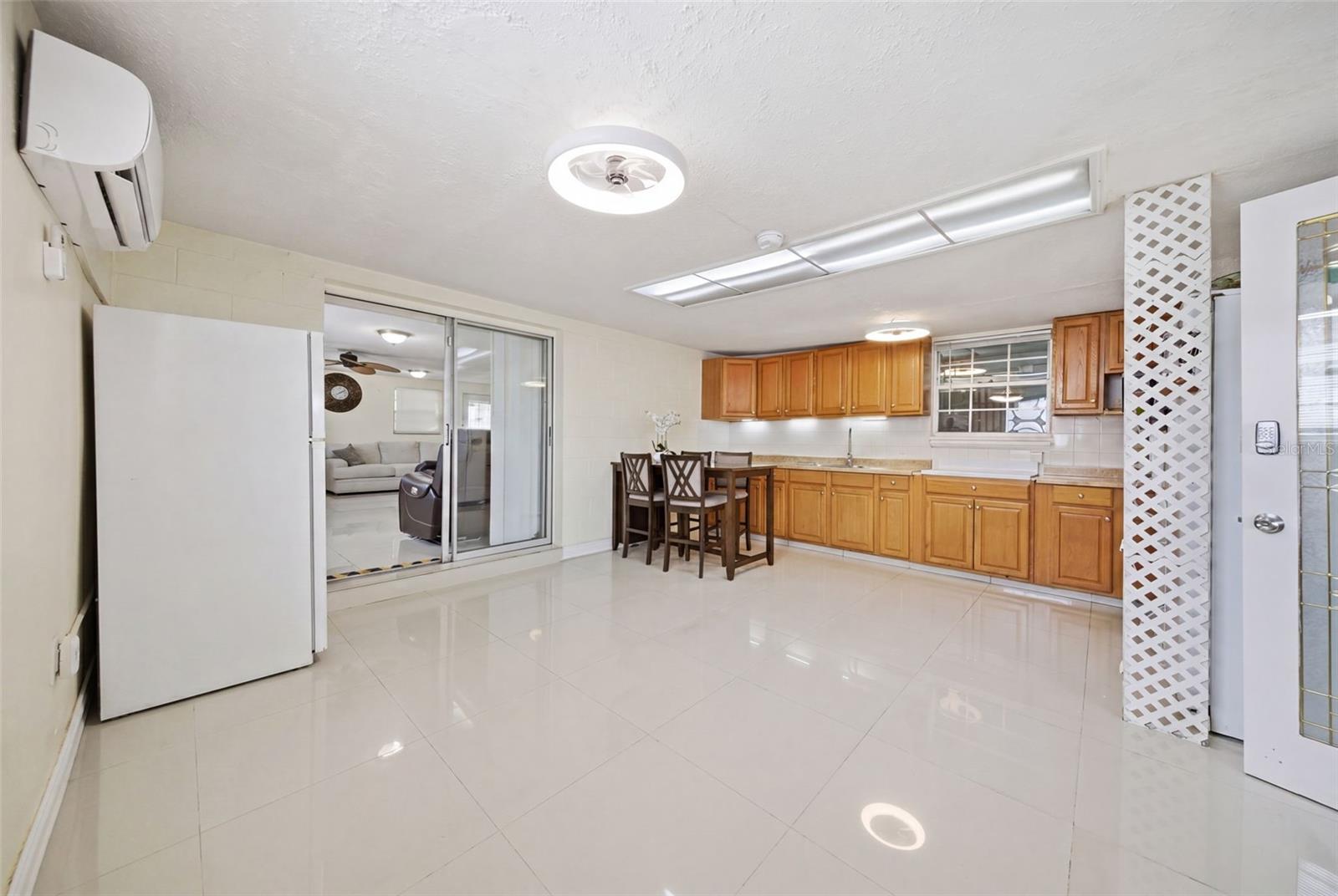 6812 N THATCHER AVE, TAMPA, FL, 33614