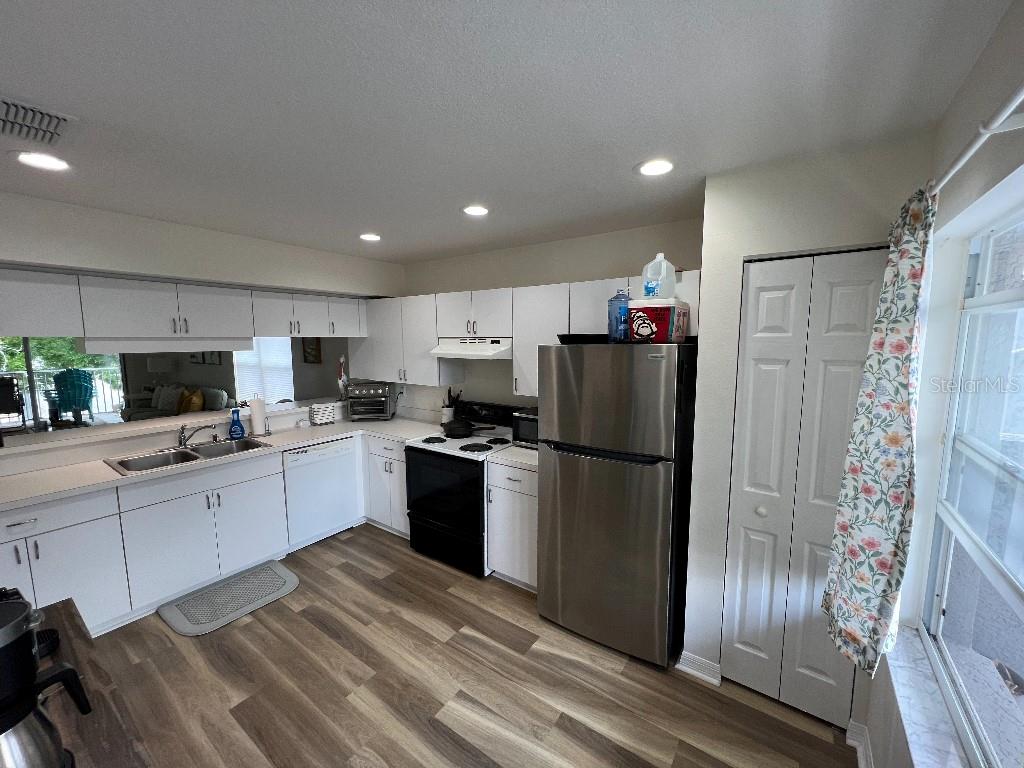 9485 HAMLIN BLVD #8, SEMINOLE, FL, 33776