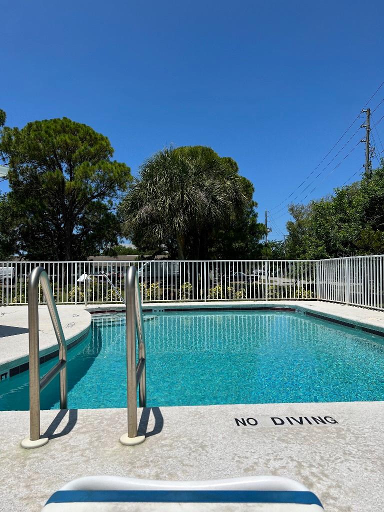 9485 HAMLIN BLVD #8, SEMINOLE, FL, 33776
