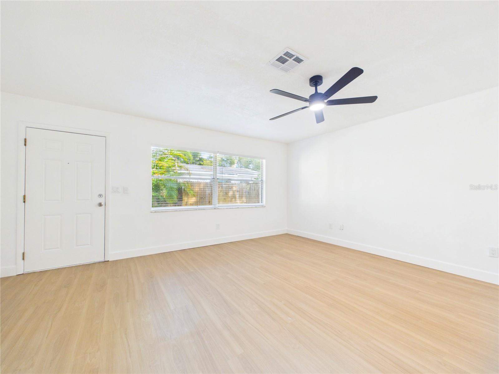 404 6TH AVE NW, LARGO, FL, 33770