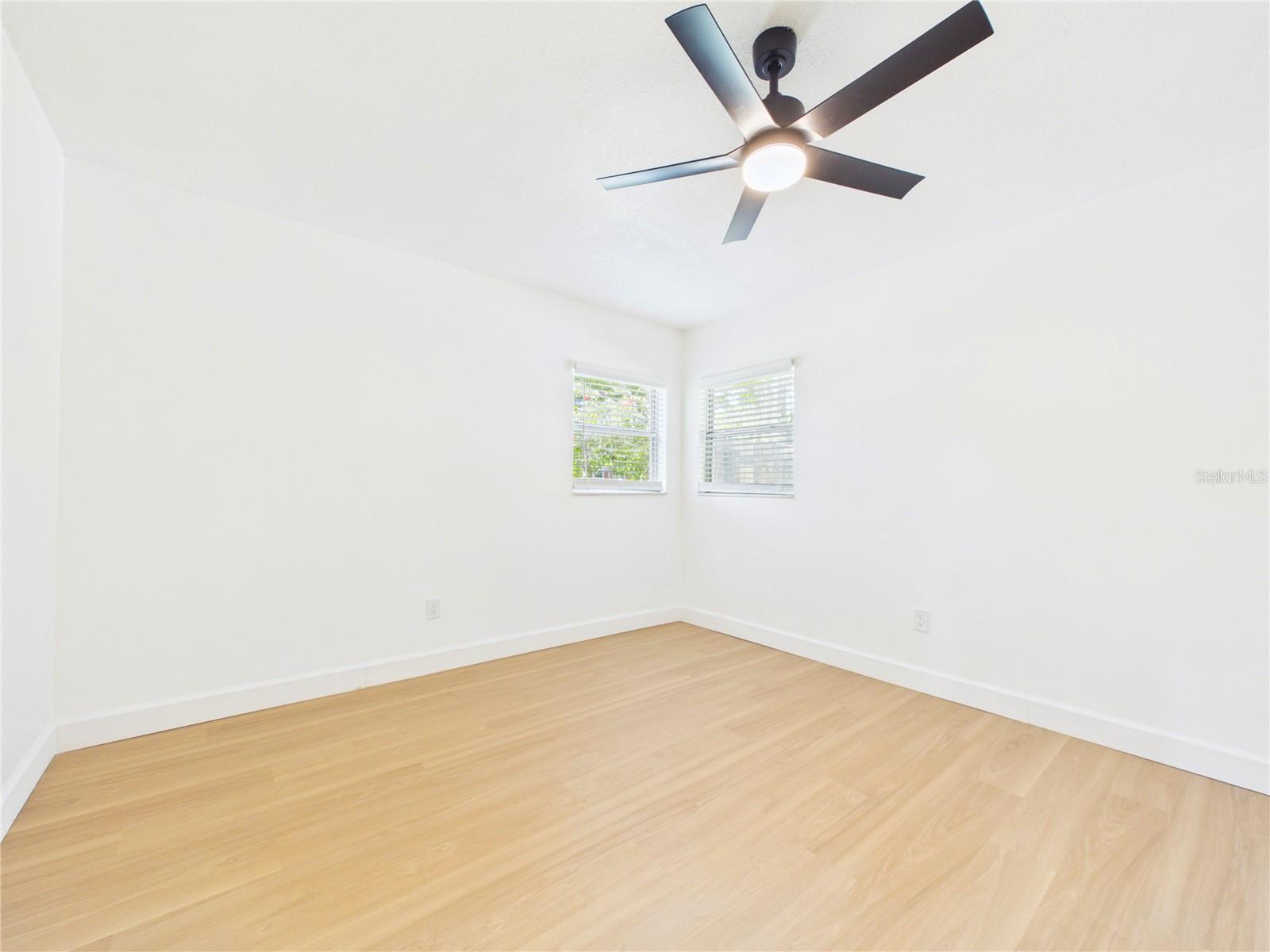 404 6TH AVE NW, LARGO, FL, 33770