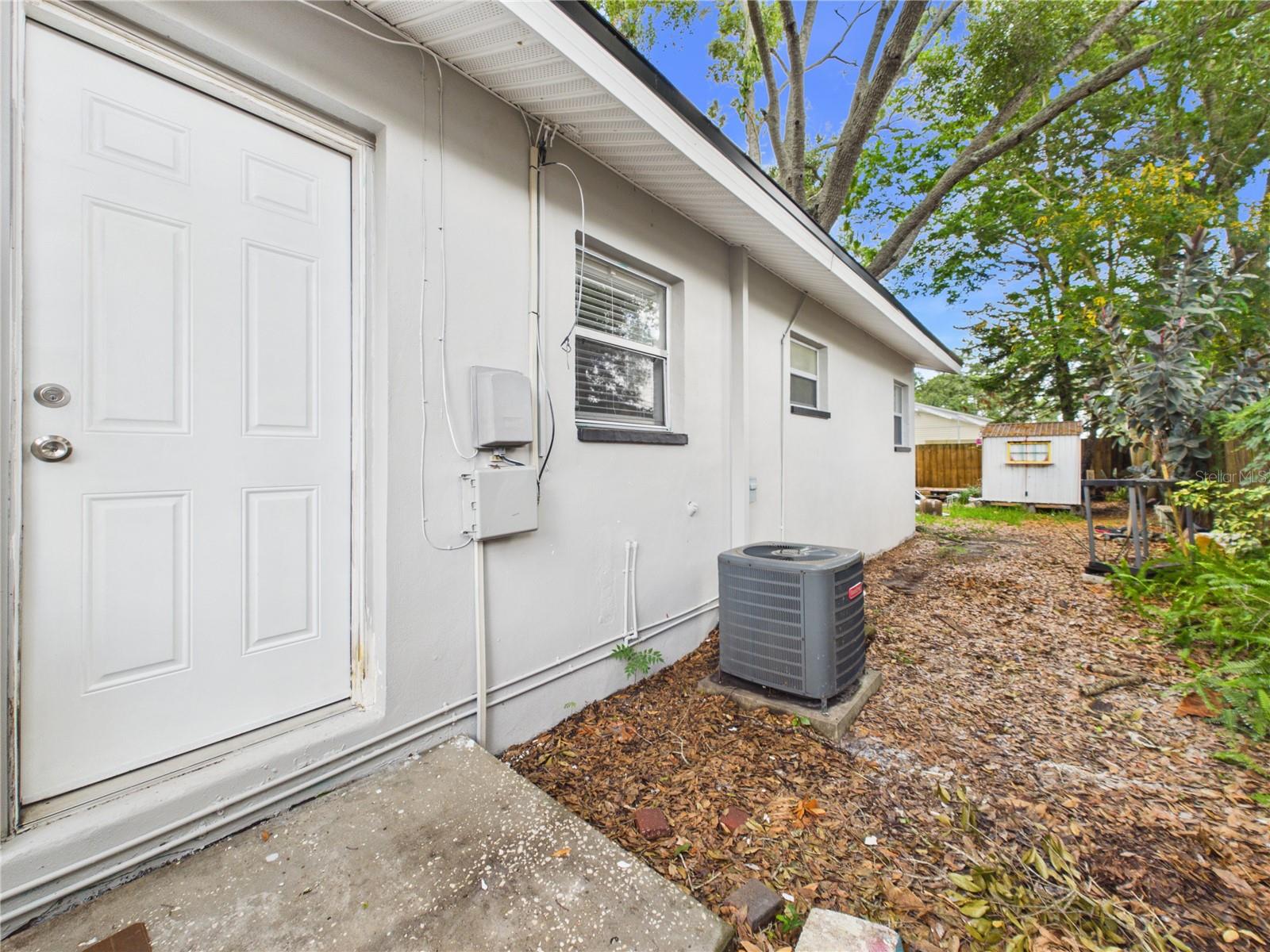 404 6TH AVE NW, LARGO, FL, 33770